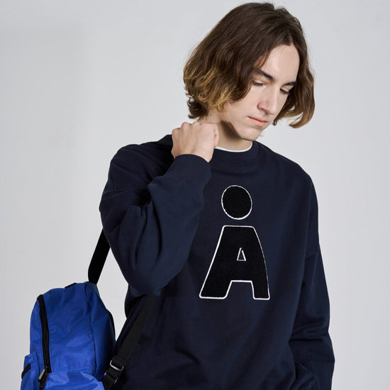 NEW ALAND A LOGO BOUCLE SWEAT SHIRT NAVY