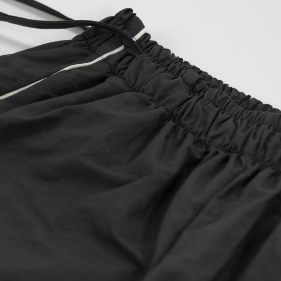 RIBBON PIPING BANDING PANTS CHARCOAL
