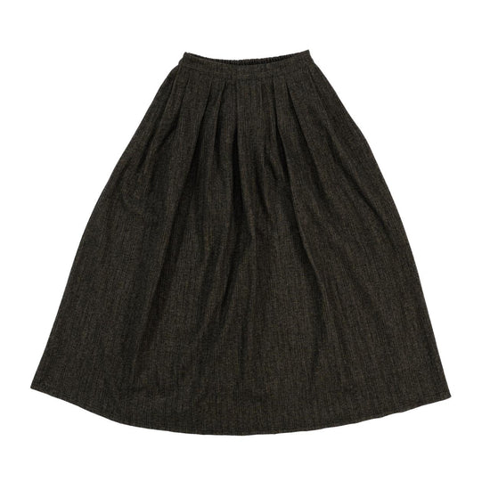 BACK BANDING PLEATS SKIRT CHARCOAL