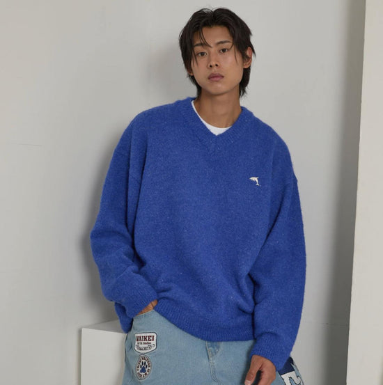 DOLPHIN HAIRY V NECK KNIT BLUE