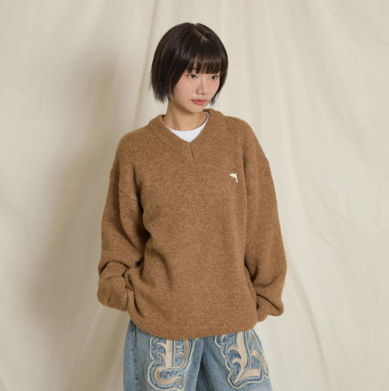 DOLPHIN HAIRY V NECK KNIT BEIGE