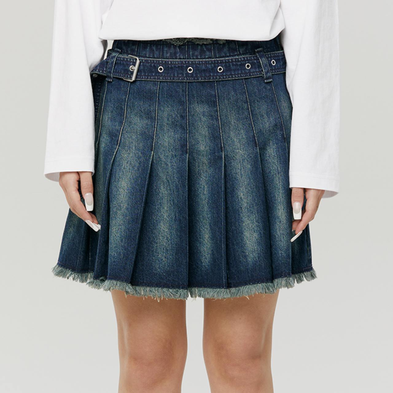 BUCKLE DENIM PLEATS SKIRT BLUE - Main Image