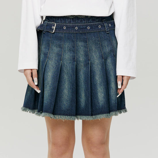 BUCKLE DENIM PLEATS SKIRT BLUE