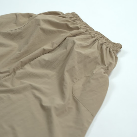 BIG POCKET BANDING SKIRT BEIGE