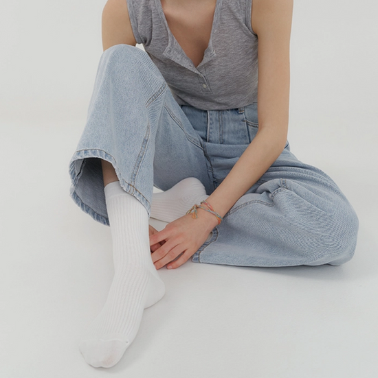 COMFORTABLE HIGH SOCKS WHITE