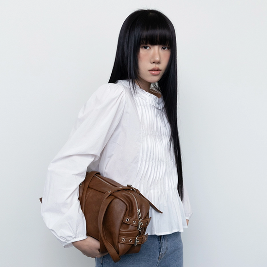 BUCKLE SHOULDER BAG BROWN
