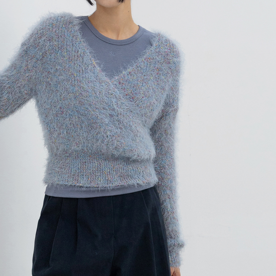 WARM CROSS V-NECK KNIT LIGHT BLUE