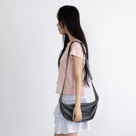 BACK LOGO CUTTING T-SHIRT LIGHT PINK