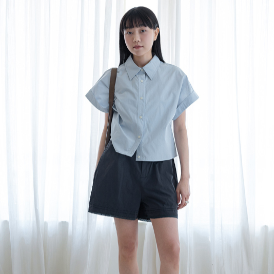 EMBLEM LOGO HALF SHIRT LIGHT BLUE