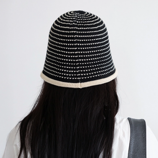 TWO-TONE STRIPE BUCKET HAT BLACK