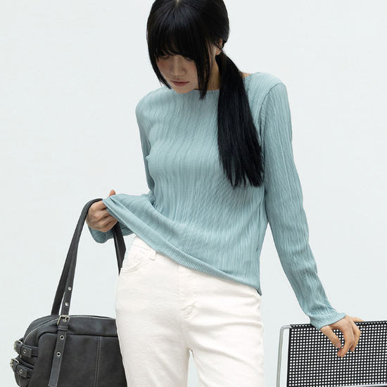 STEADY PLEATS BLOUSE LIGHT BLUE