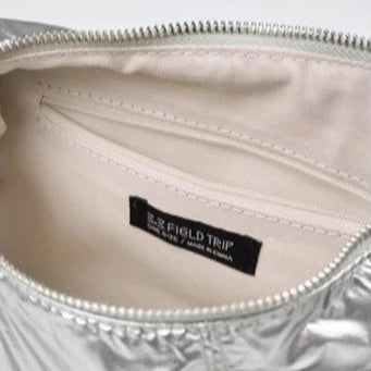 GLOSSY BUCKLE SHOULDER BAG SILVER