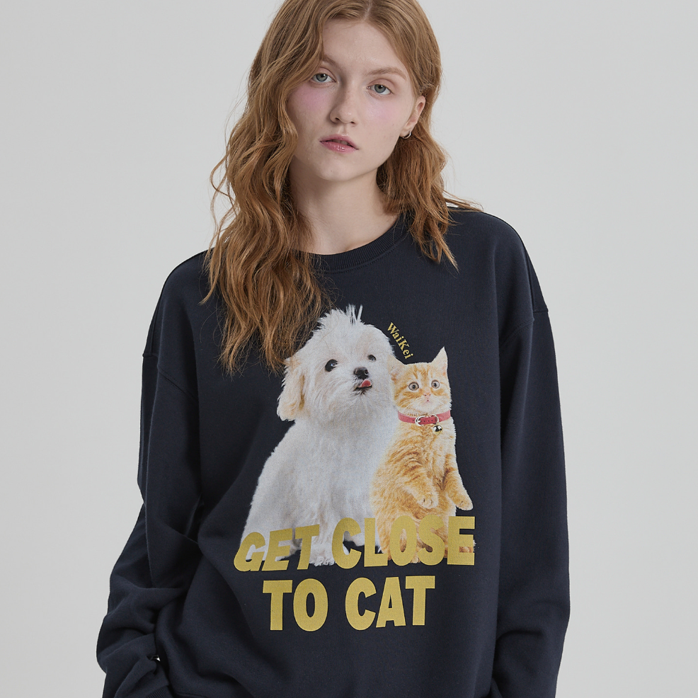 BELI SWEATER WAI KEI MALTESE AND CHEESE CAT SWEATSHIRT NAVY BELI SWEATER WAI KEI MALTESE AND CHEESE CAT SWEATSHIRT NAVY