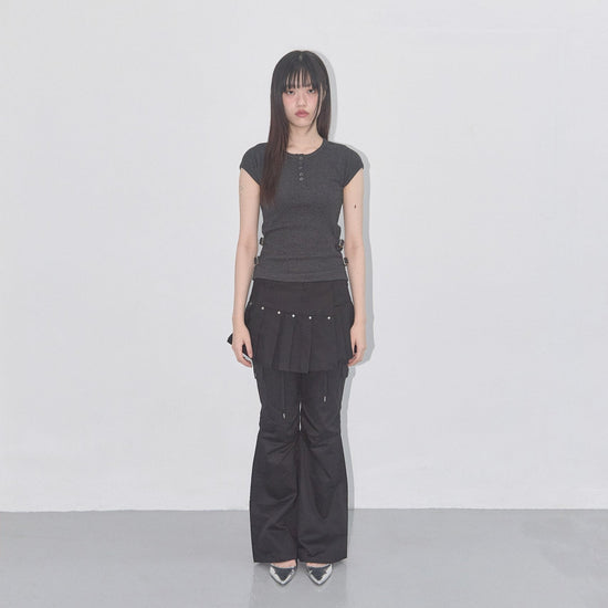 SIDE BUCKLE RIBBED TEE CHARCOAL
