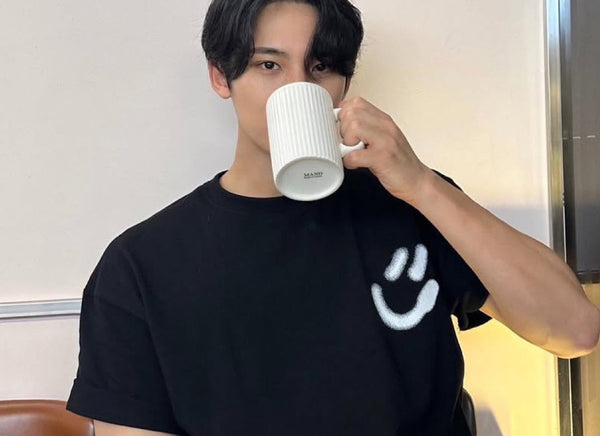 10 Outfit ALAND Indonesia yang Dipakai Seventeen, Carat Wajib Punya!