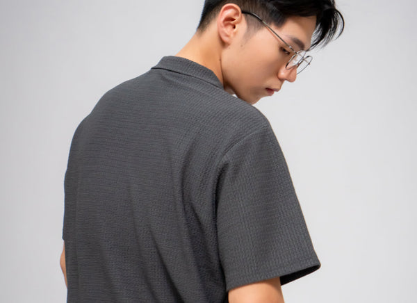 Selain Kaos, Ini Rekomendasi Atasan Pria Land Museum Korea yang Stylish