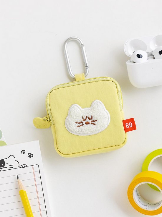 MOGRY HUG AIRPODS POUCH BUTTER