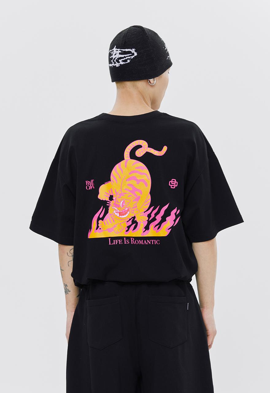 ROMANTIC CROWN★Unisex★ BLAZE REEL TIGER TEE SHIRT♪ BLAZE REEL TIGER TEE SHIRT - ROMANTIC CROWN | 60% - Asian