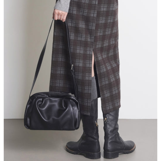 PLEATED CROSSBODY BAG BLACK