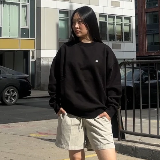 Sweater Hitam Wanita