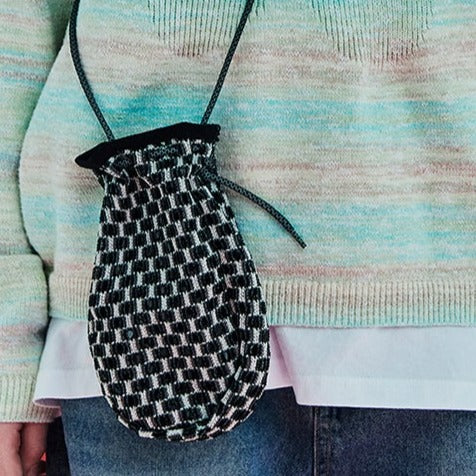 MESH KNIT STRING BAG BLACK