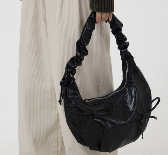 CRACK RIBBON SHOULDER BAG BLACK