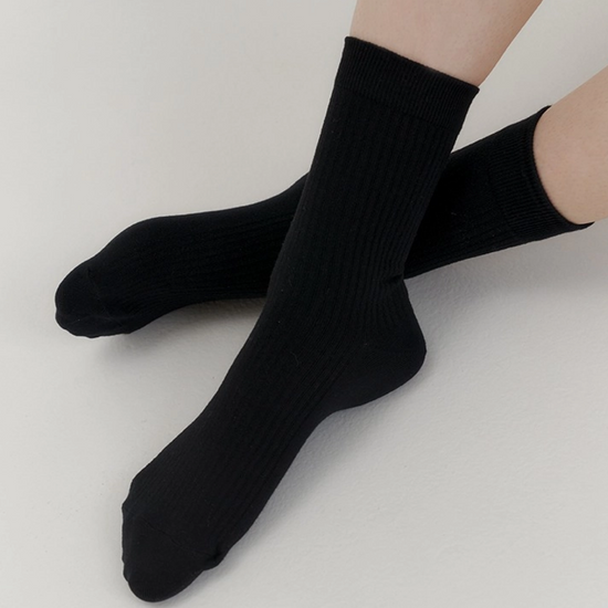 COMFORTABLE HIGH SOCKS BLACK