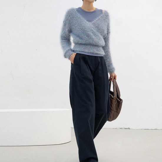 WARM CROSS V-NECK KNIT LIGHT BLUE
