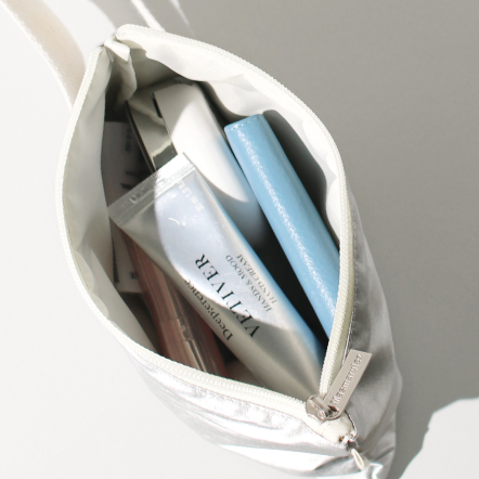 STRAP POUCH GLITTERY SILVER