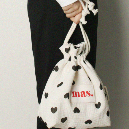 STRING POUCH BLACK HEART