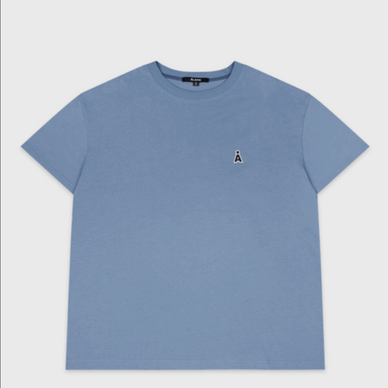 ALAND A LOGO WAPPEN TEE DUSTY BLUE