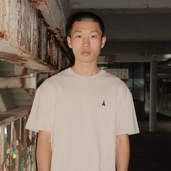 ALAND A LOGO WAPPEN TEE LIGHT BEIGE