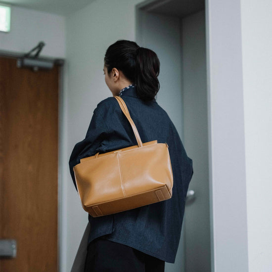 PANIER FLAP BAG BROWN