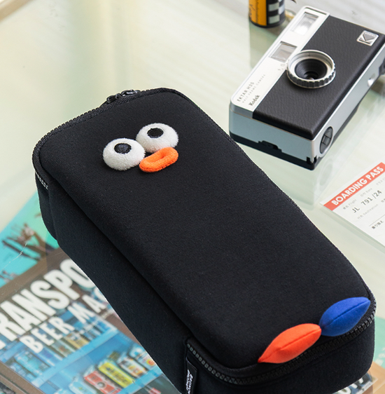 POMPOM BIG PENCIL CASE BLACK